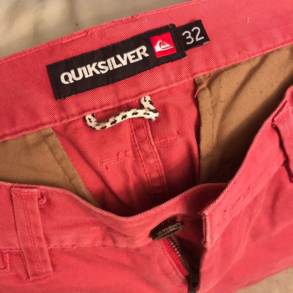Men's Quicksilver shorts great coral color!